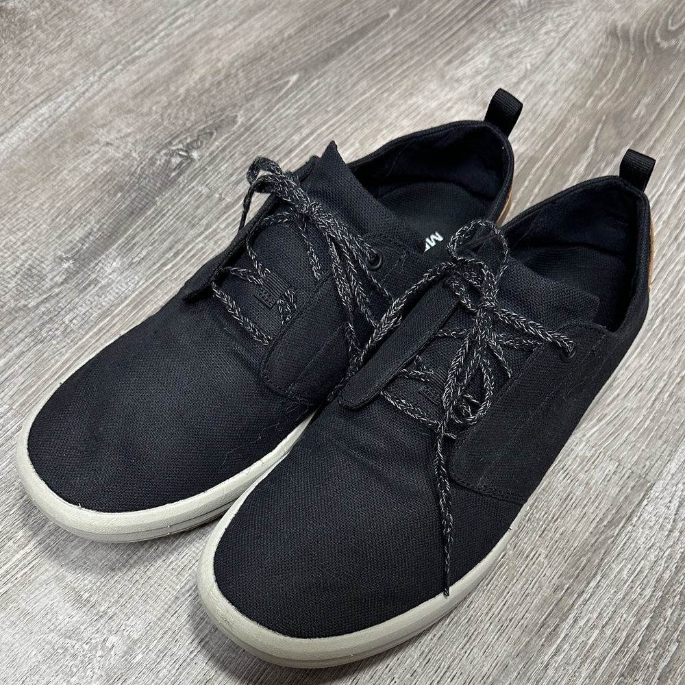 NEW Merrell Size 11 Men’s Black Casual Canvas Sneakers